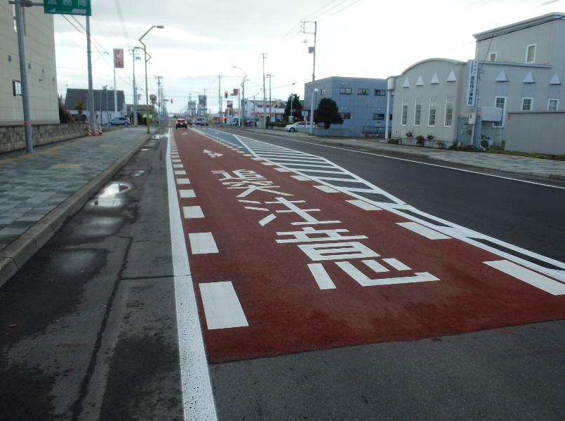 路面表示・カラー舗装による事故対策